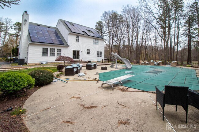 Building Photo - 845 Woodbury Dr