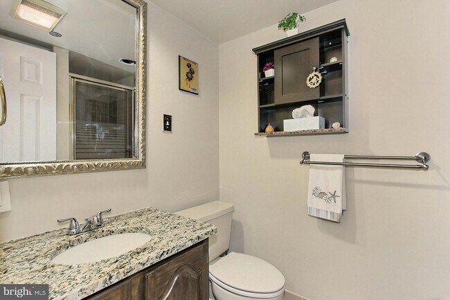 Building Photo - 1301 N Courthouse Rd