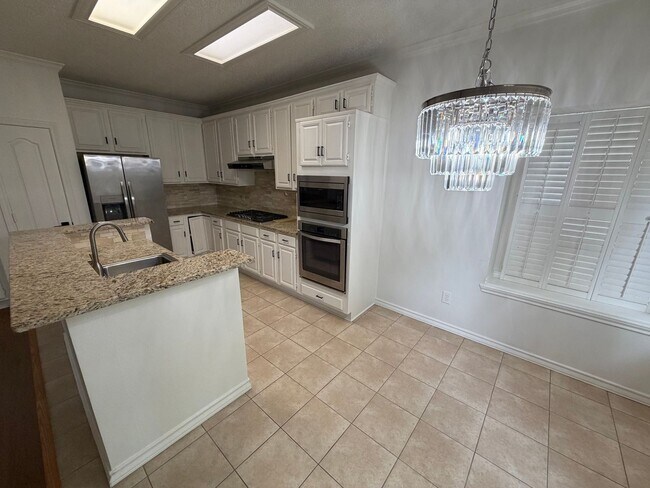 Building Photo - 8320 Mountainview Dr