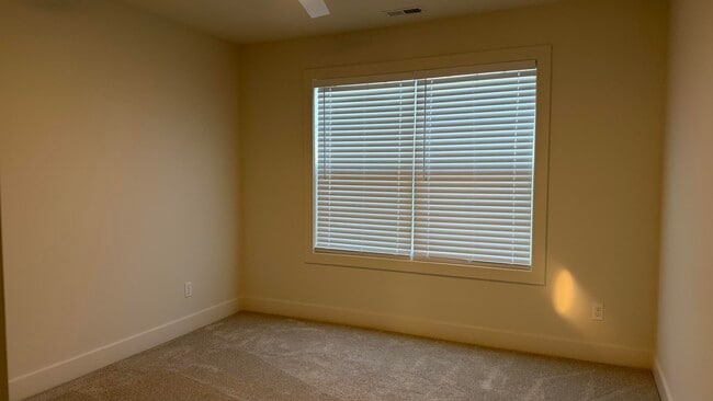 Building Photo - 5313 Makana Ln