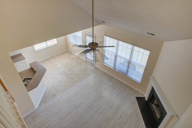 Building Photo - 533 Tribeca Dr