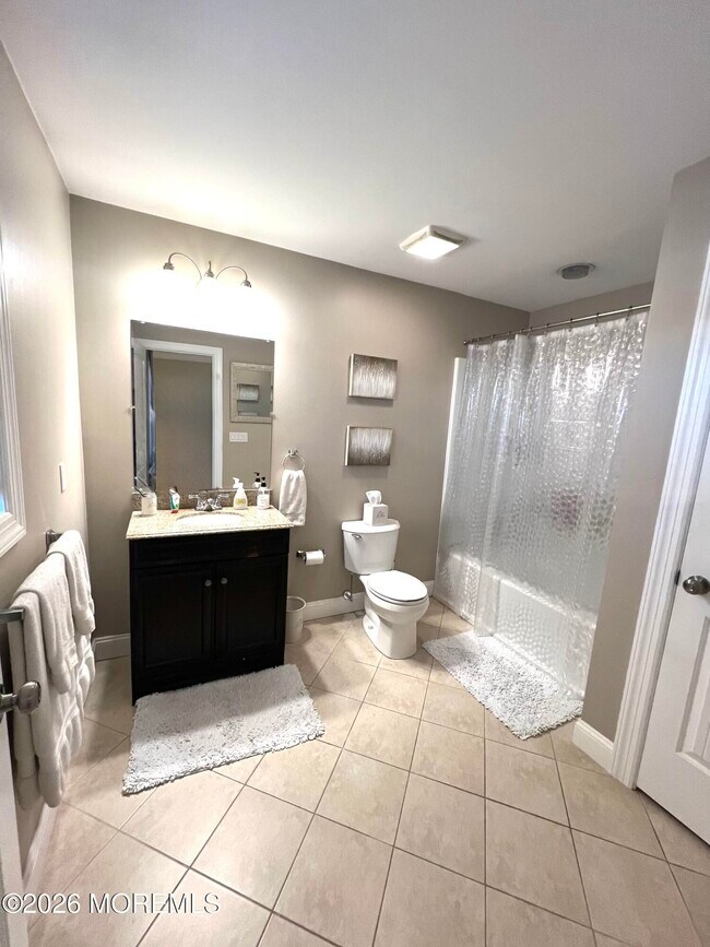 Building Photo - 256 Mantoloking Rd