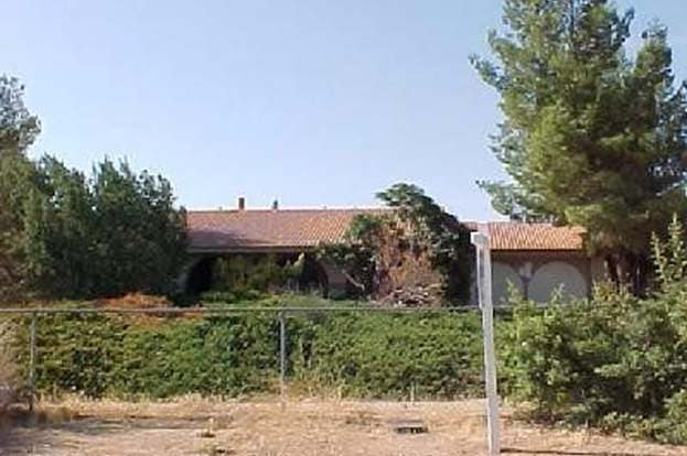 Building Photo - 17433 Sultana St