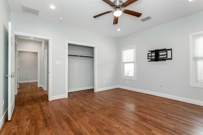 Building Photo - 5327 Worth St