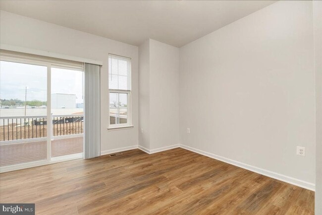 Building Photo - 210 Monteith Dr