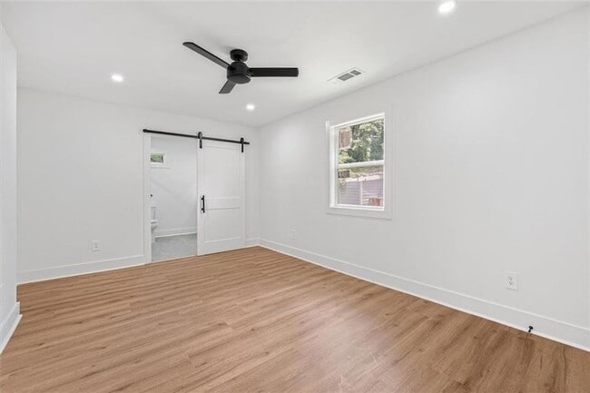 Building Photo - 2353 Clarissa Dr NW