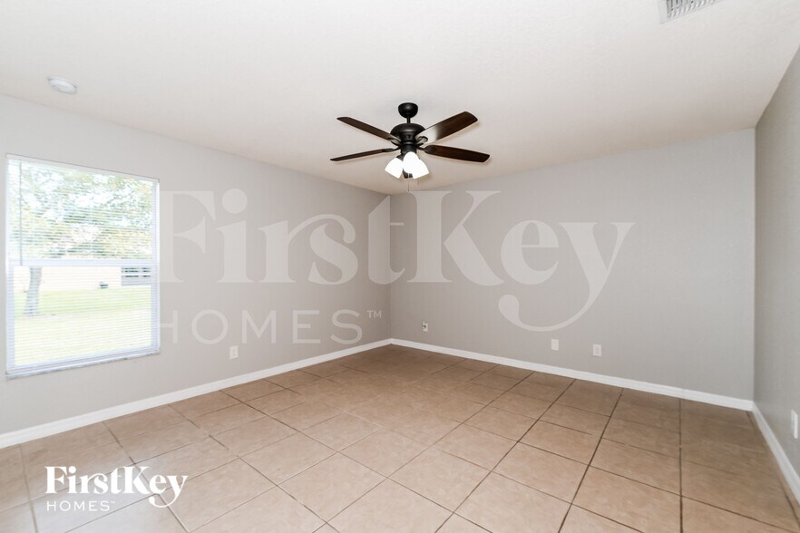 Building Photo - 1412 NW 12th Pl