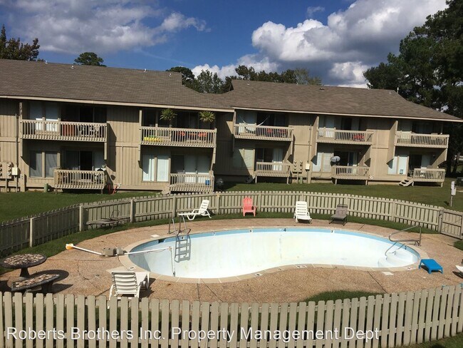 Building Photo - 1 br, 1 bath House - 2066 Sea Cliff Drive