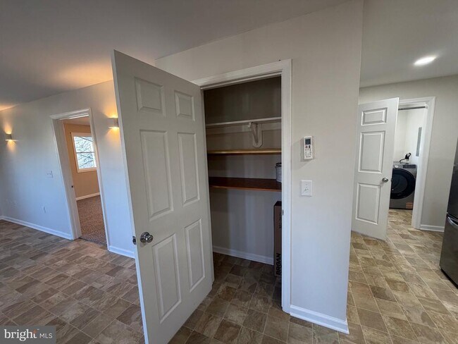 Building Photo - 18 C Ln