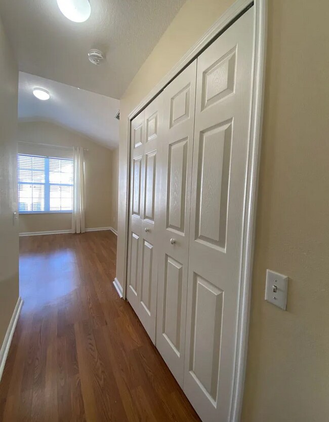 Building Photo - Lakefront Townhome in MetroWest