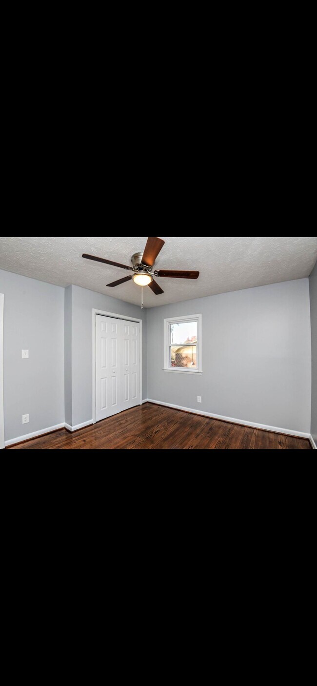 Building Photo - 3111 Braddock Dr