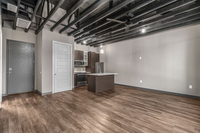 Building Photo - 901 9th St