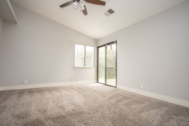 Building Photo - Coming Soon!! Cozy 3-Bedroom, 2-Bath Home in Modesto