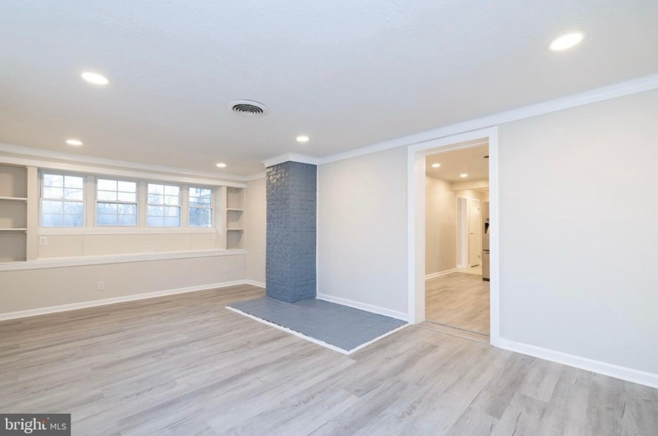 Building Photo - 6731 Middle Rd