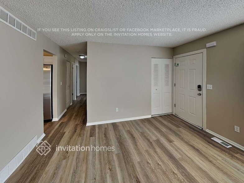 Building Photo - 9954 Columbine St