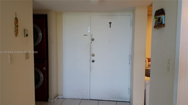 Building Photo - 2075 SW 122nd Ave