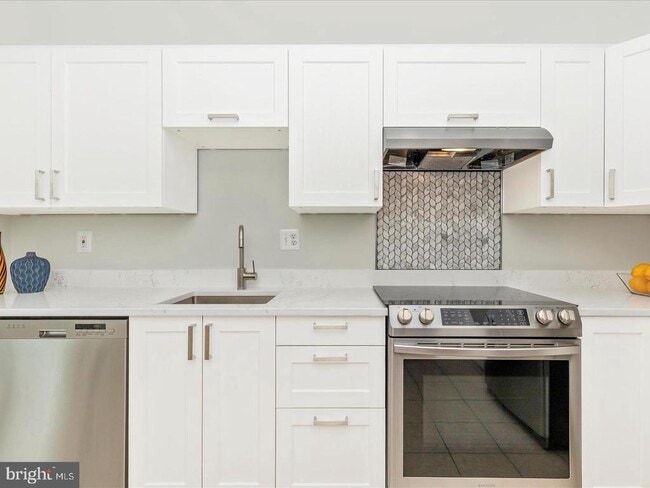 Building Photo - 11349 Appledowre Way