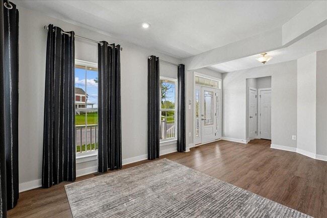 Building Photo - 1303 Potomac View Pkwy