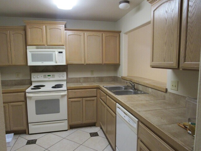 Building Photo - 9804 Cantera Ct