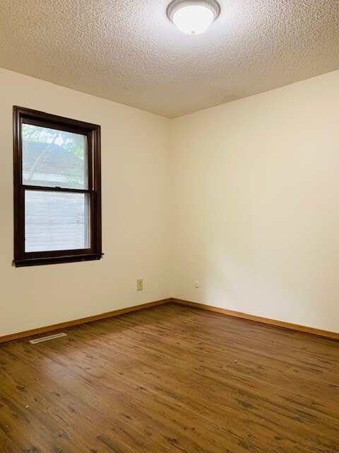 Building Photo - 810 S Nettleton Ave