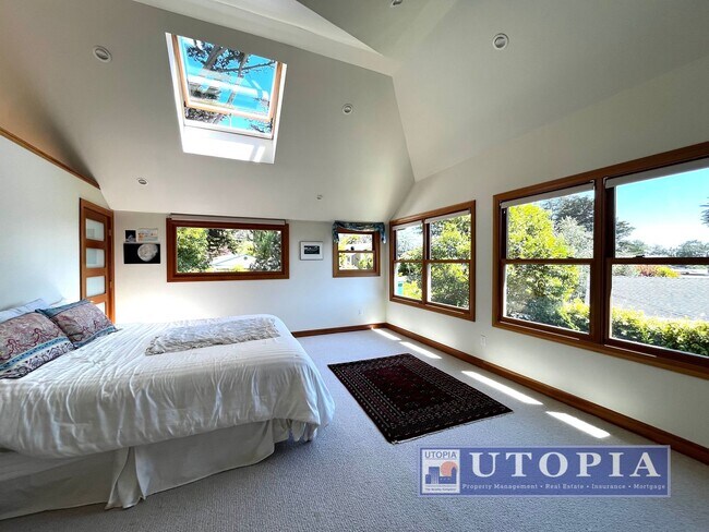 Building Photo - Beautiful, custom finished home in Aptos, ...