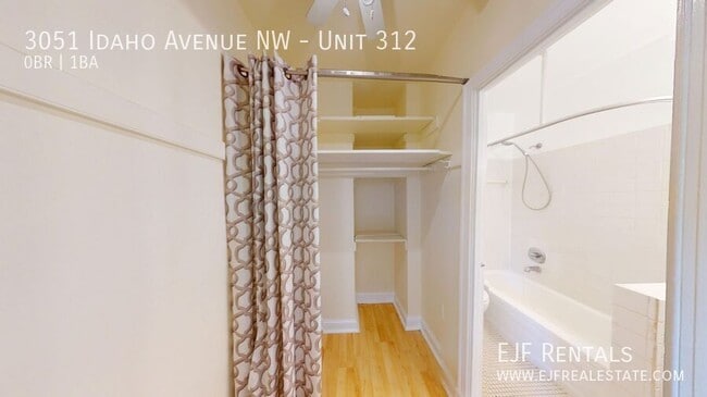 Building Photo - 3051 Idaho Ave NW