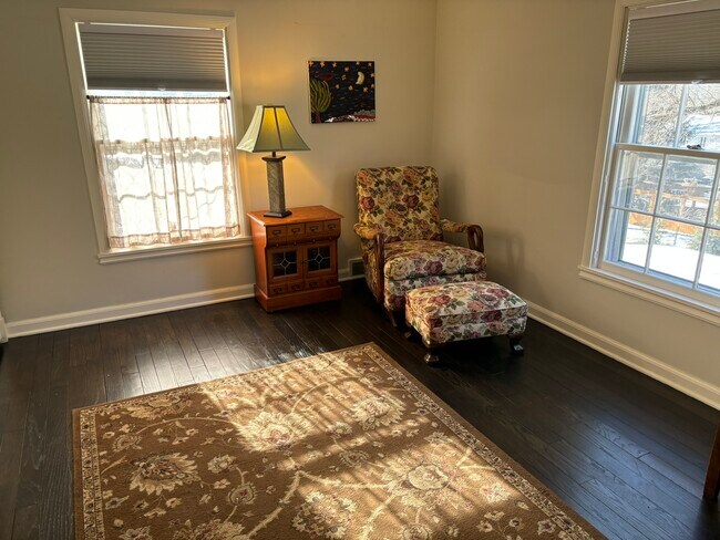 2nd floor Office - 904 S Jordan Ave