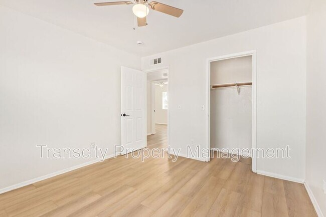 Building Photo - 429 N Merrill Rd