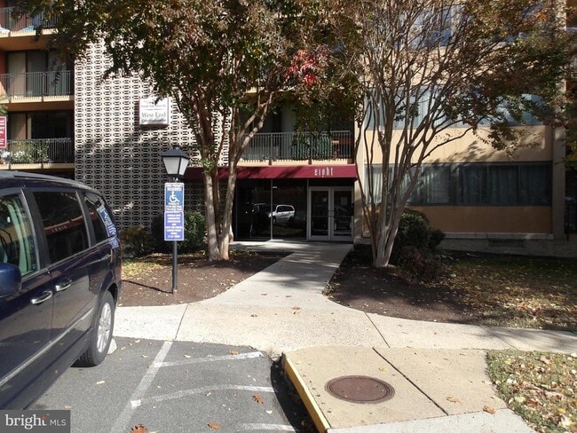 Primary Photo - 8 S Van Dorn St