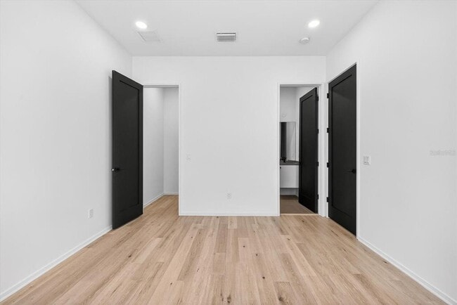 Building Photo - 94 W Davis Blvd