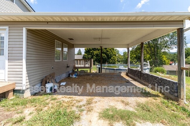 Building Photo - 817 Ridgeview Dr