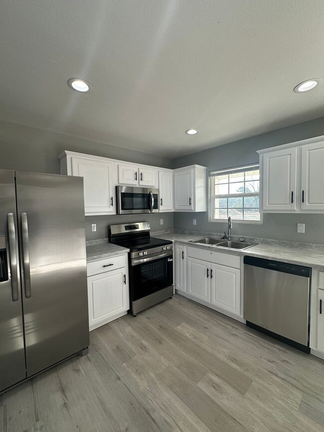 Building Photo - 3 Bed 2 Bath Brick Home - New Construction - Available NOW