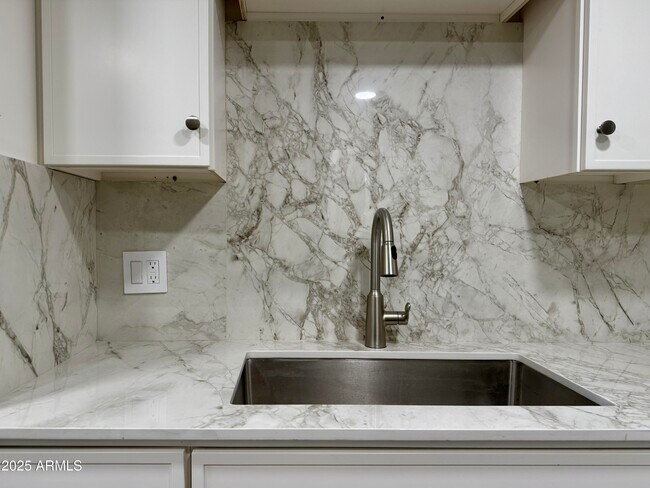 Building Photo - 7930 E Camelback Rd