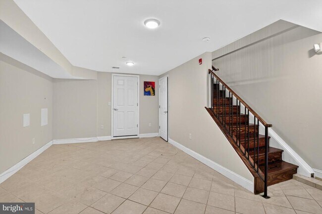 Building Photo - 1802 E Huntingdon St