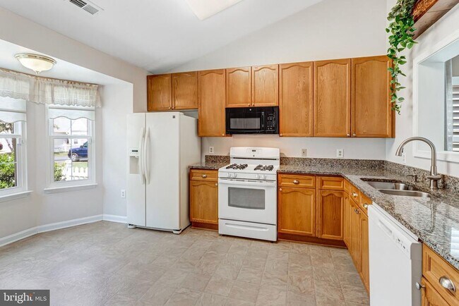 Building Photo - 11333 Savannah Dr