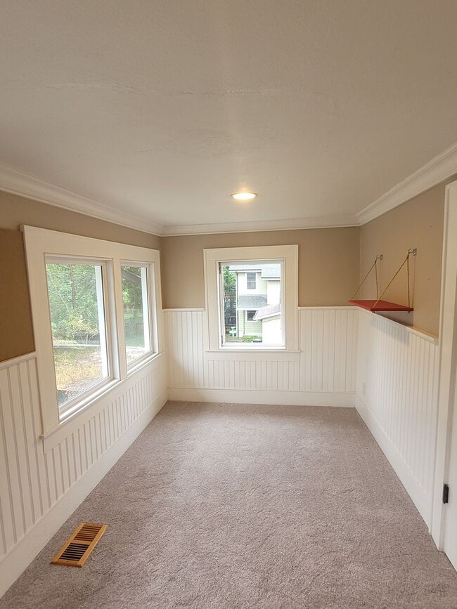 Building Photo - 3 Bedroom 1.5 Bath Cottage-Old Southwest