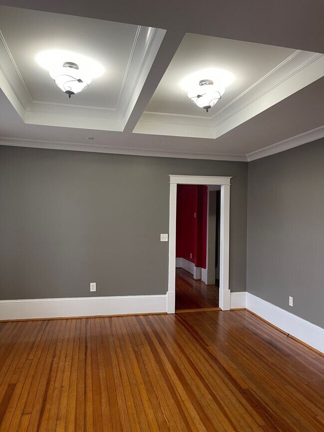 Building Photo - Sylvan Park bungalow, 4508 Park Ave.  2br,...