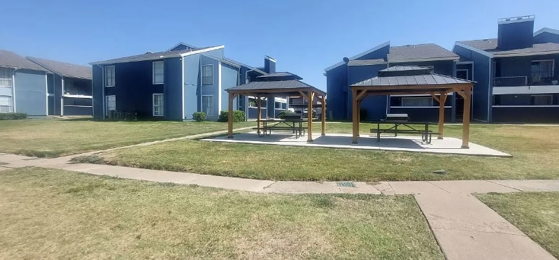 Building Photo - 13740 Montfort Dr