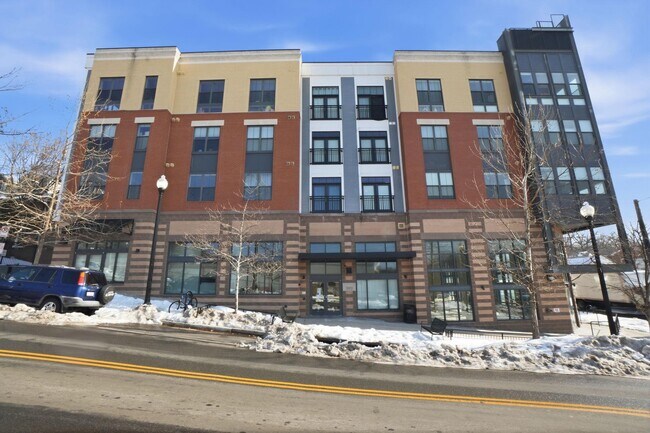 Building Photo - 989 S Buchanan St