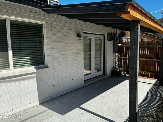 Building Photo - 5027 N 16th Ave