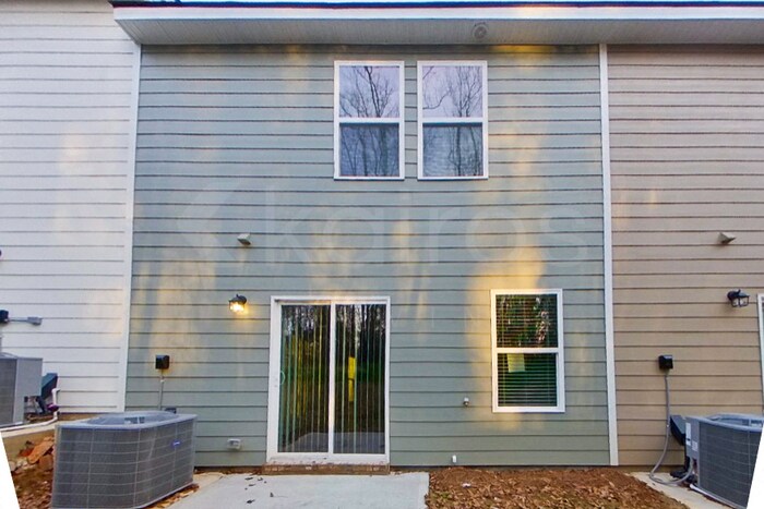 Building Photo - 320 Ironwood Ct