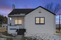 Building Photo - 701 S 2nd St