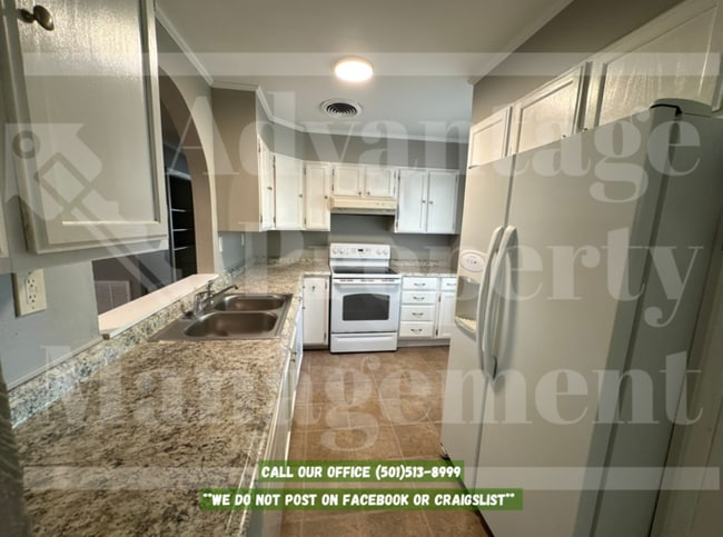 Building Photo - 1601 Robins St