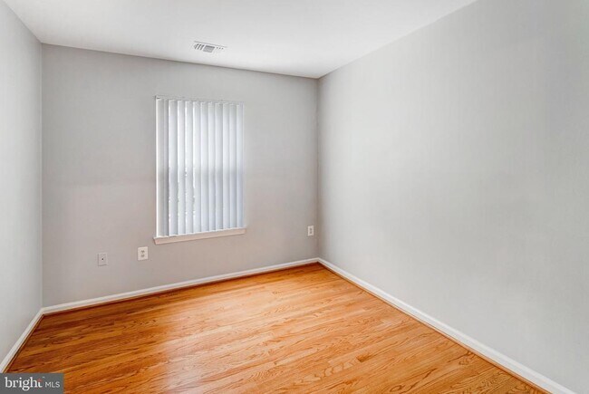 Building Photo - 8315 Sanderling Way