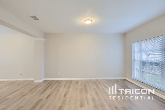 Building Photo - 832 Garden Glen Loop