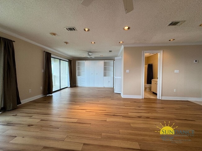 Building Photo - Waterfront Condo with Stunning Views – 2BR...
