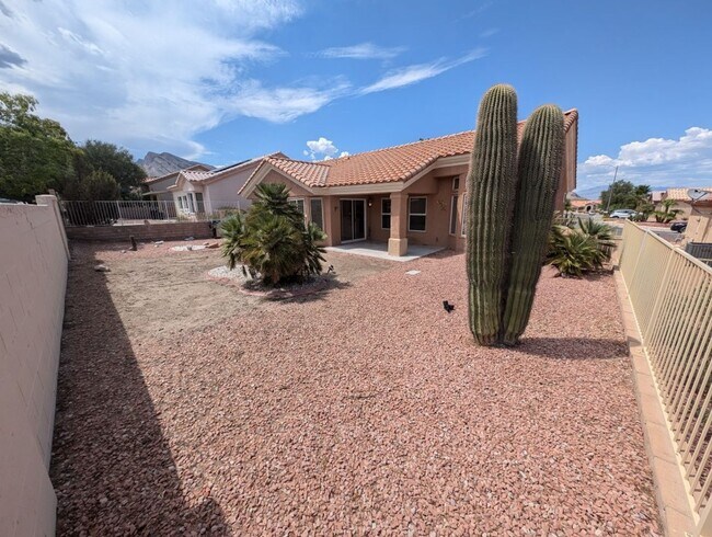 Building Photo - 10113 Cresent Creek Dr