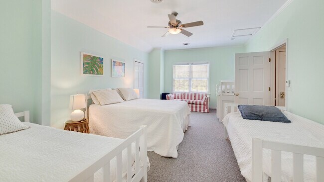 Building Photo - 546 Collins Meadow Dr