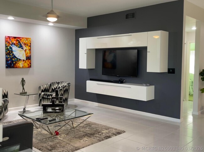 Building Photo - 11530 Briarwood Cir