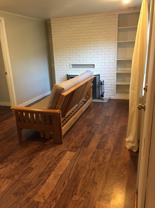 Building Photo - House -- Ravenna